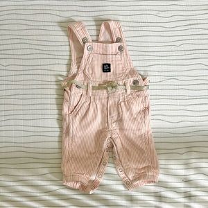 Baby Oshkosh b'gosh overalls size 3 month